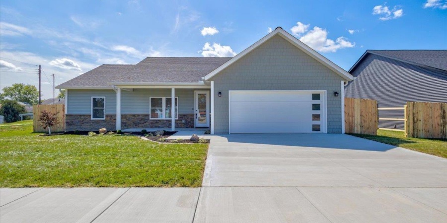 2102 Aruba Drive, Bedford, Indiana 47421,MLS,202536180