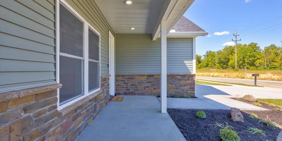 2102 Aruba Drive, Bedford, Indiana 47421,MLS,202536180