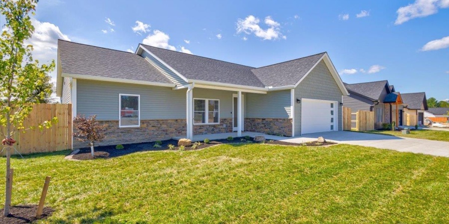 2102 Aruba Drive, Bedford, Indiana 47421,MLS,202536180