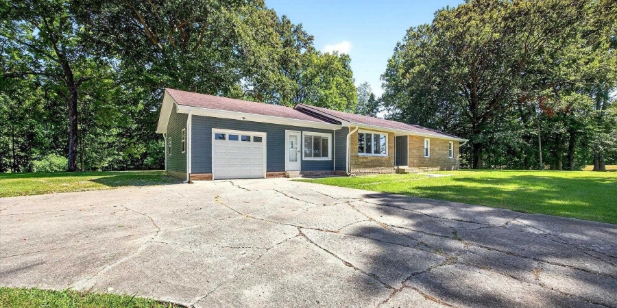 3650 N Hartstrait Road, Bloomington, Indiana 47404-9315,MLS,202536500