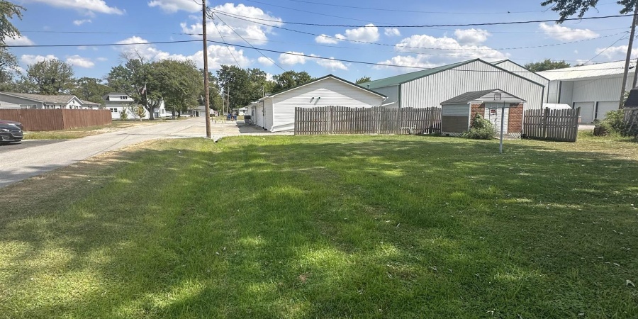 689 NW 4th Street, Linton, Indiana 47441,MLS,202536589