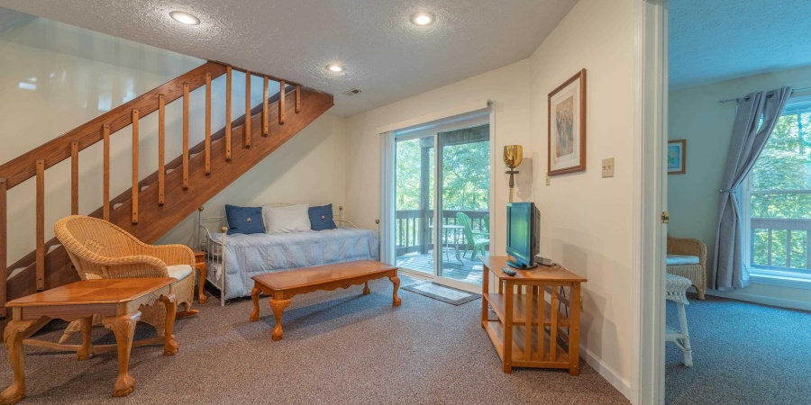 1966 E Bay Pointe Drive, Bloomington, Indiana 47401,MLS,202536672