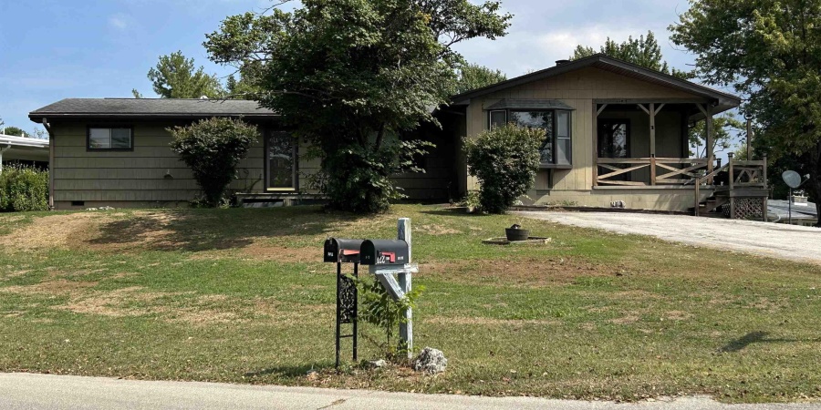 122 Edgewood Dr, Bedford, Indiana 47421,MLS,202536731