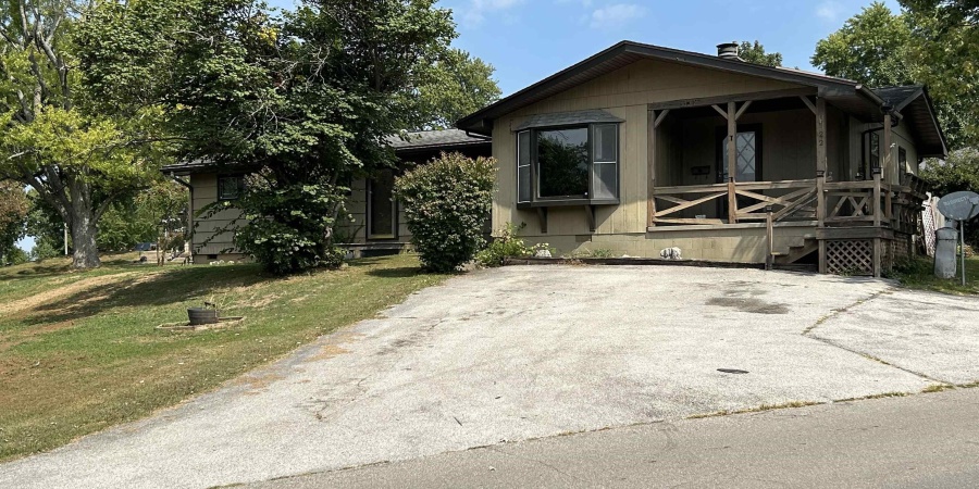 122 Edgewood Dr, Bedford, Indiana 47421,MLS,202536731