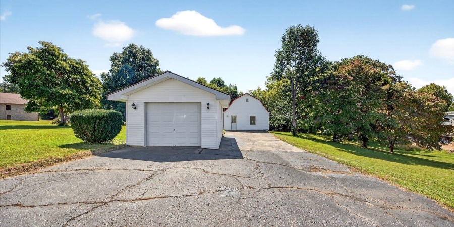 2900 E Moffett Lane, Bloomington, Indiana 47401,MLS,202536923
