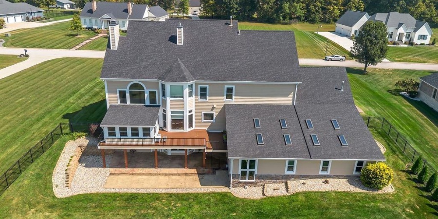 431 Summer Lake Drive, Bedford, Indiana 47421,MLS,202537069
