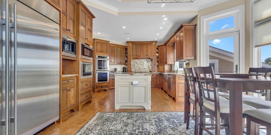 431 Summer Lake Drive, Bedford, Indiana 47421,MLS,202537069
