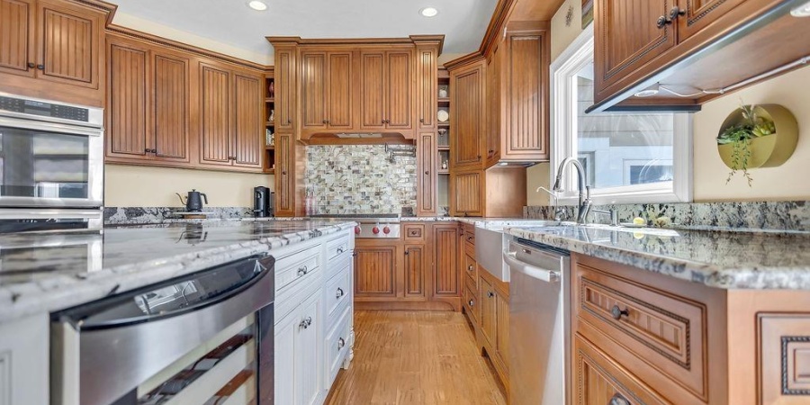 431 Summer Lake Drive, Bedford, Indiana 47421,MLS,202537069