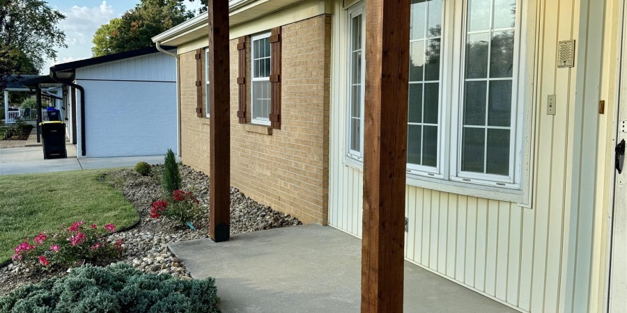 404 S Hickory Drive, Bloomington, Indiana 47403,MLS,202537178
