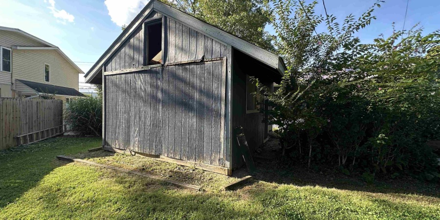 4424 E 10th Street, Bloomington, Indiana 47408-2804,MLS,202537244