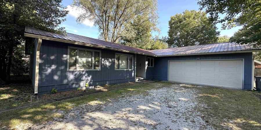 4424 E 10th Street, Bloomington, Indiana 47408-2804,MLS,202537244