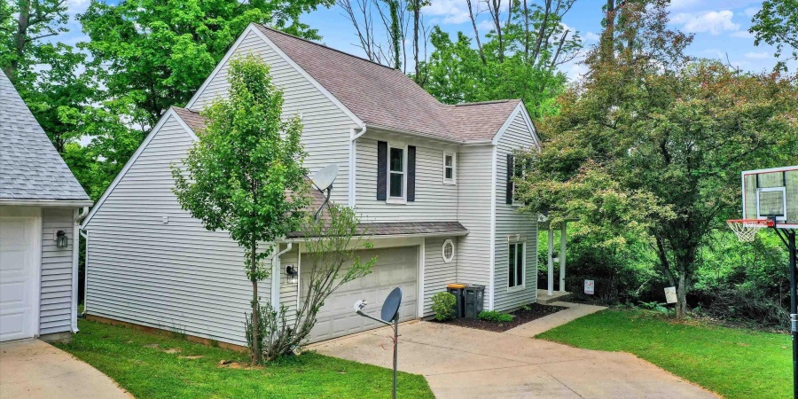 2210 S Laurelwood Cir Circle, Bloomington, Indiana 47401,MLS,202520025