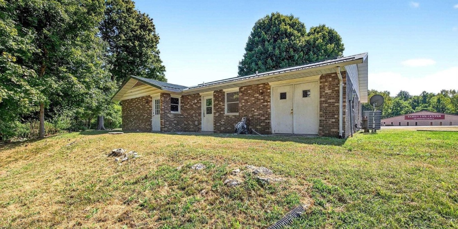 2082 W State Rd 54, Bloomfield, Indiana 47424,MLS,202537399
