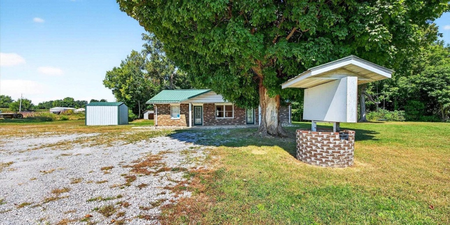 2082 W State Rd 54, Bloomfield, Indiana 47424,MLS,202537399