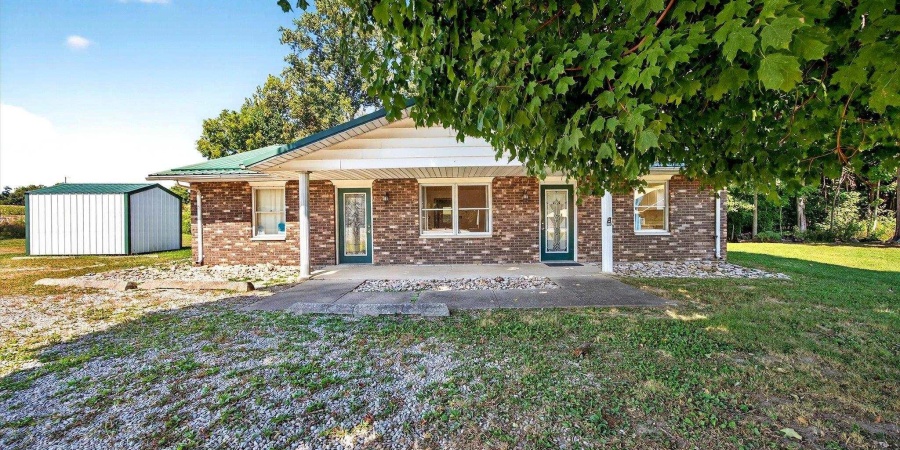 2082 W State Rd 54, Bloomfield, Indiana 47424,MLS,202537399
