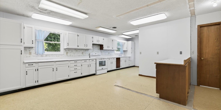 2082 W State Rd 54, Bloomfield, Indiana 47424,MLS,202537399