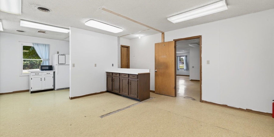 2082 W State Rd 54, Bloomfield, Indiana 47424,MLS,202537399