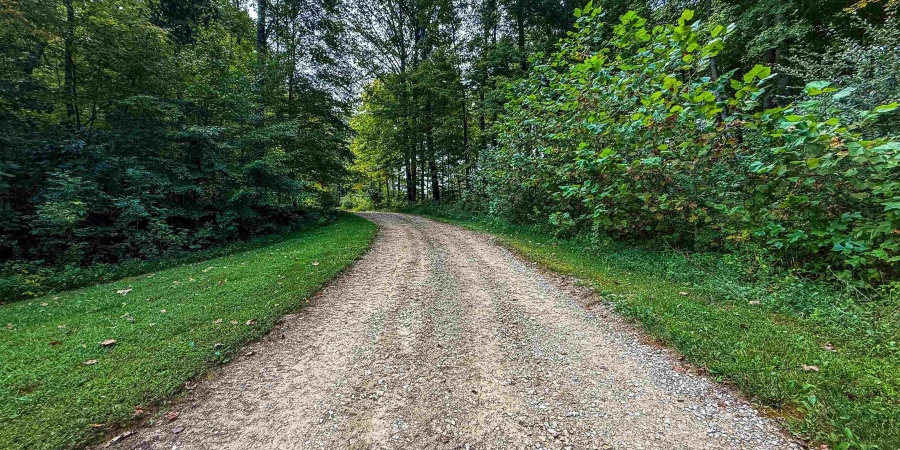 1 E Scotland Road, Bloomfield, Indiana 47424,MLS,202537622