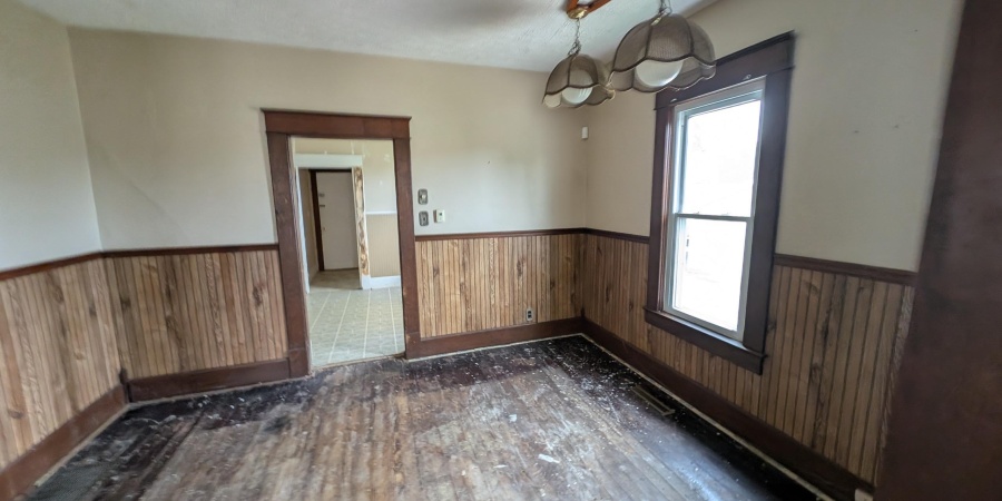 1228 9Th Street, Bedford, Indiana 47421-2518,MLS,202537567