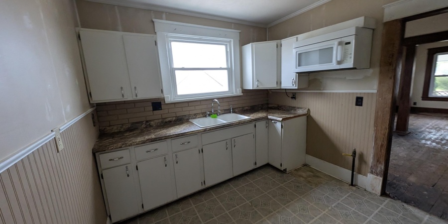 1228 9Th Street, Bedford, Indiana 47421-2518,MLS,202537567