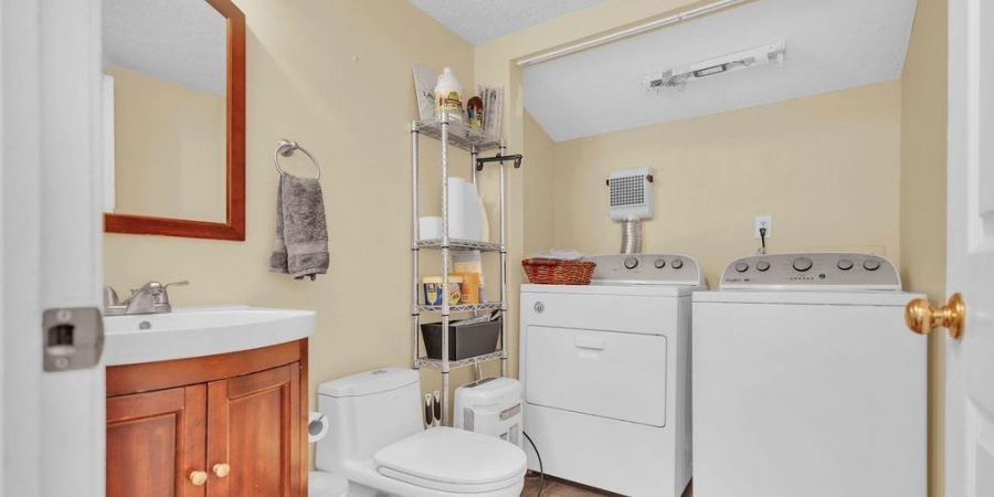 2712 S Pine Meadows Drive, Bloomington, Indiana 47403-3411,MLS,202537617