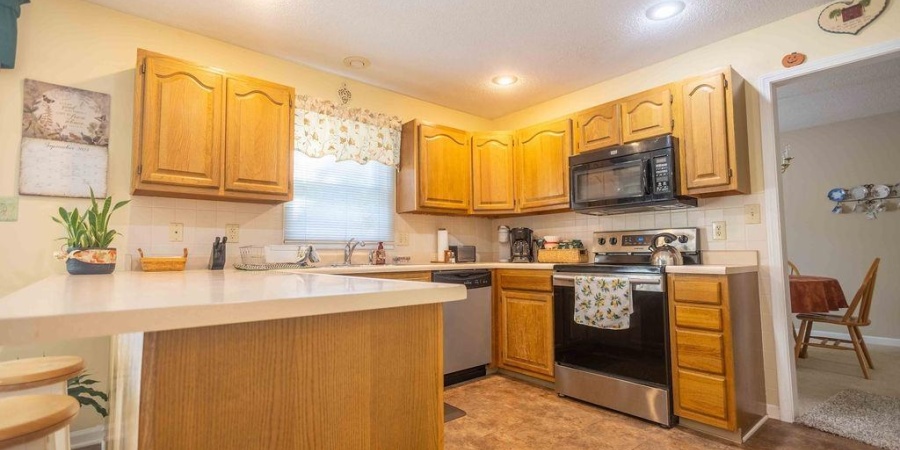 4306 E Whitley Drive, Bloomington, Indiana 47401,MLS,202537646