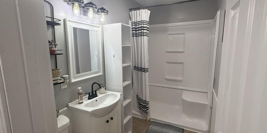 809 E Azalia Drive, Terre Haute, Indiana 47802,MLS,202537655