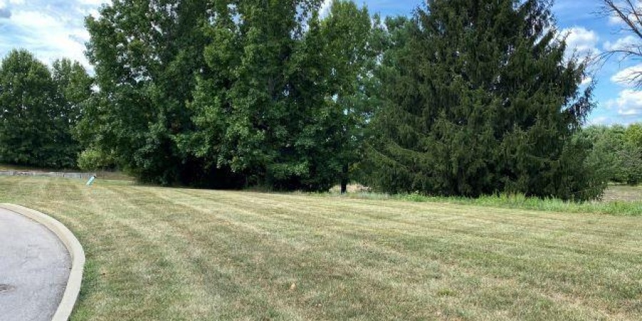 2811 E Geneva Circle, Bloomington, Indiana 47401-5196,MLS,202537801