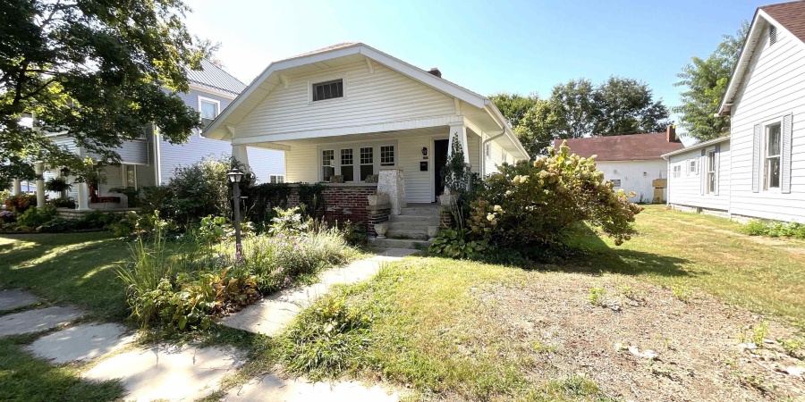 225 N Montgomery Street, Spencer, Indiana 47460-1317,MLS,202537822