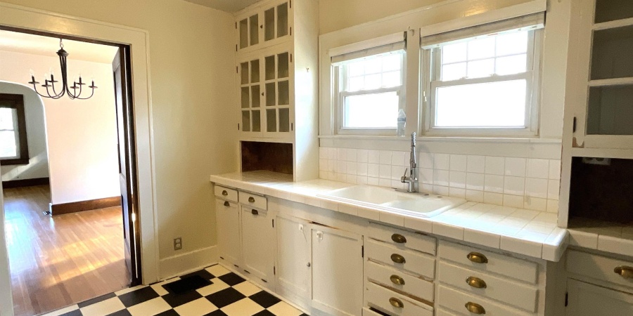 225 N Montgomery Street, Spencer, Indiana 47460-1317,MLS,202537822