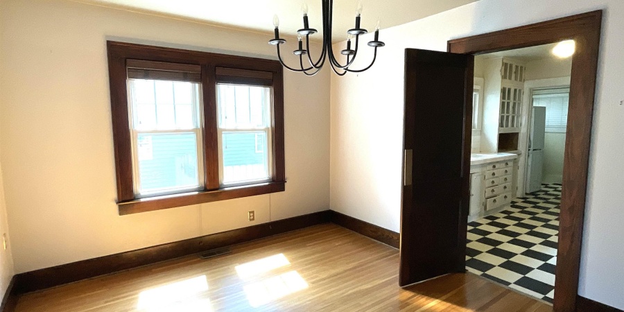 225 N Montgomery Street, Spencer, Indiana 47460-1317,MLS,202537822