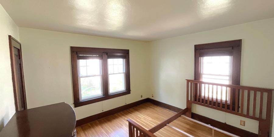 225 N Montgomery Street, Spencer, Indiana 47460-1317,MLS,202537822