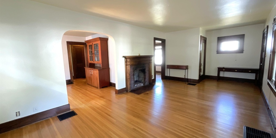 225 N Montgomery Street, Spencer, Indiana 47460-1317,MLS,202537822