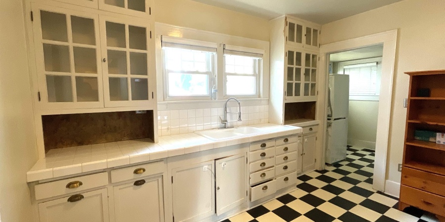 225 N Montgomery Street, Spencer, Indiana 47460-1317,MLS,202537822