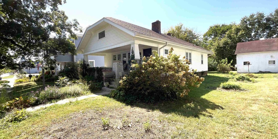 225 N Montgomery Street, Spencer, Indiana 47460-1317,MLS,202537822