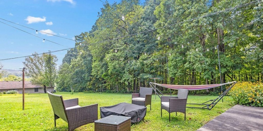 1744 parkview Drive, Bedford, Indiana 47421,MLS,202537897