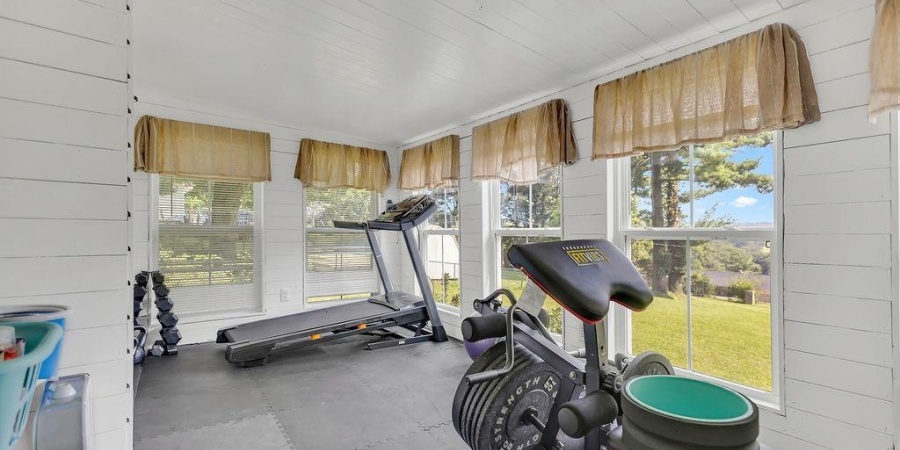 1744 parkview Drive, Bedford, Indiana 47421,MLS,202537897