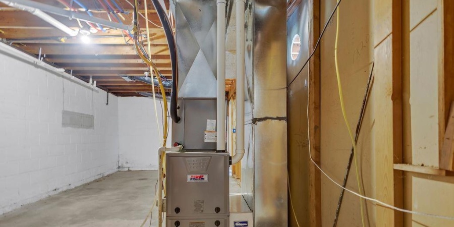 1744 parkview Drive, Bedford, Indiana 47421,MLS,202537897