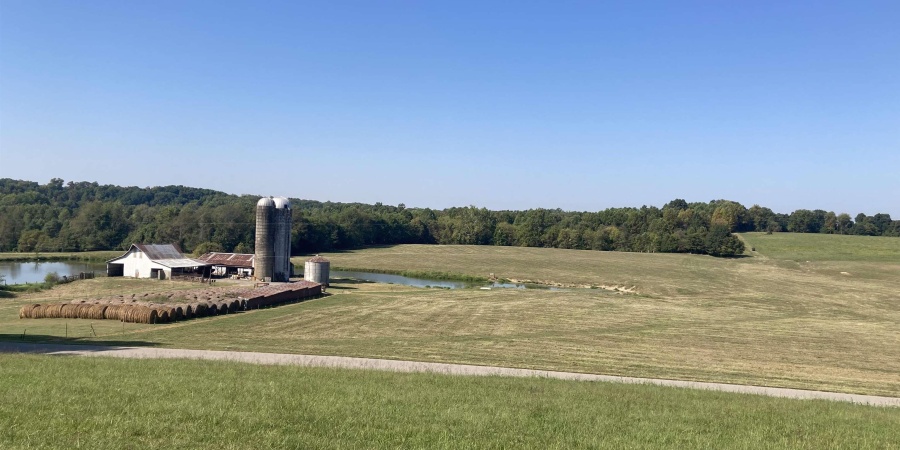 960 N Blue Barn Road, Bloomfield, Indiana 47424,MLS,202538161