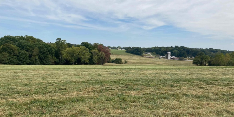 960 N Blue Barn Road, Bloomfield, Indiana 47424,MLS,202538161