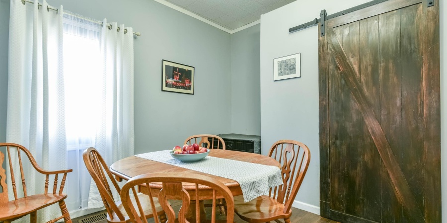 118 W South Street, Bloomfield, Indiana 47424-1324,MLS,202538184