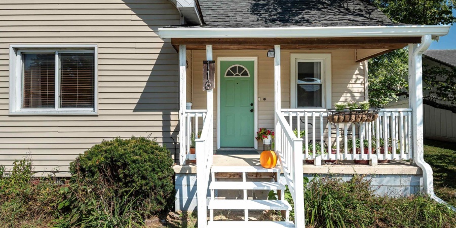 118 W South Street, Bloomfield, Indiana 47424-1324,MLS,202538184