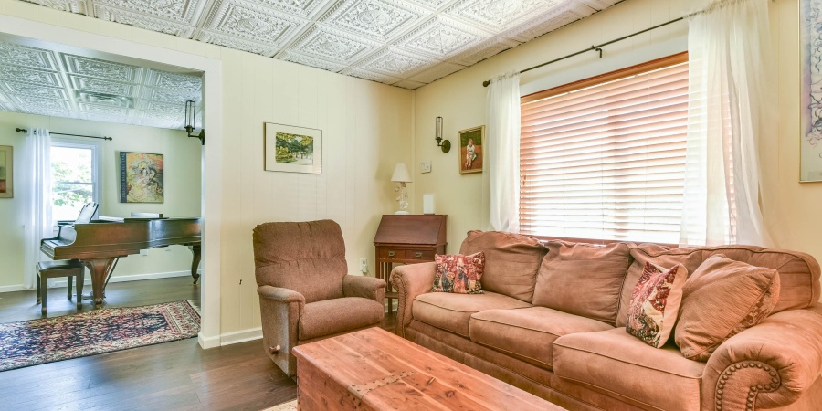 118 W South Street, Bloomfield, Indiana 47424-1324,MLS,202538184