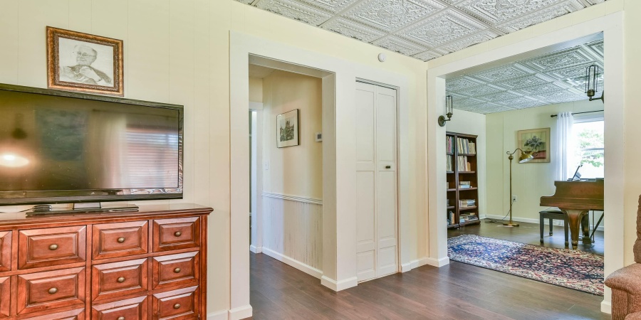 118 W South Street, Bloomfield, Indiana 47424-1324,MLS,202538184