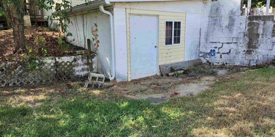 551 N Washington Street, Bloomfield, Indiana 47424,MLS,202538264