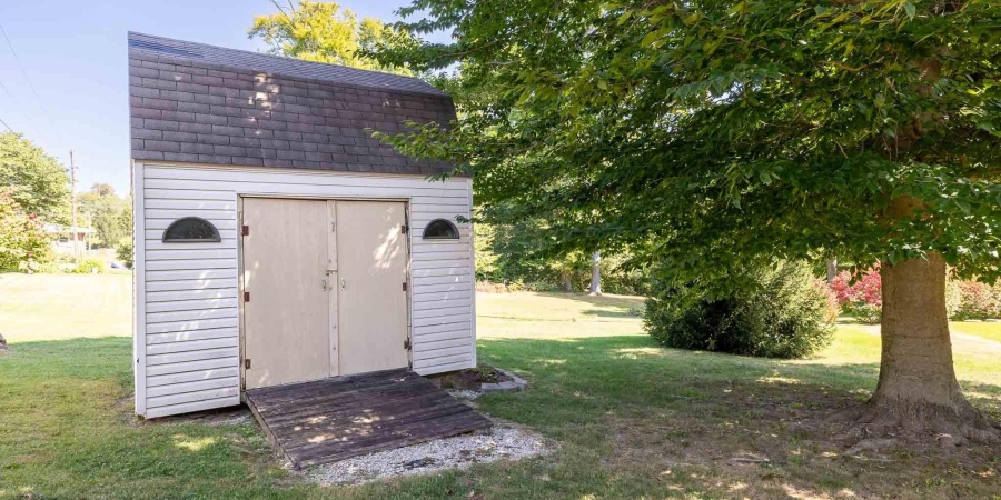 1210 S Tall Oaks Drive, Bloomington, Indiana 47403,MLS,202538299