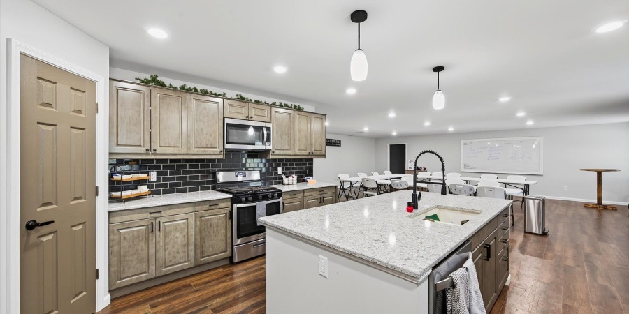 2110 N Angelina Lane, Bloomington, Indiana 47404-8709,MLS,202538406