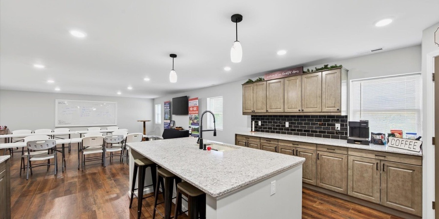 2110 N Angelina Lane, Bloomington, Indiana 47404-8709,MLS,202538406