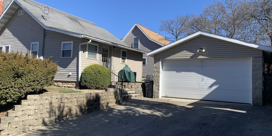 302 & 304 E 17Th Street, Bloomington, Indiana 47408-1812,MLS,202538542