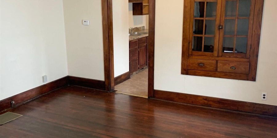 424 E Cottage Grove Avenue, Bloomington, Indiana 47408-3609,MLS,202538690